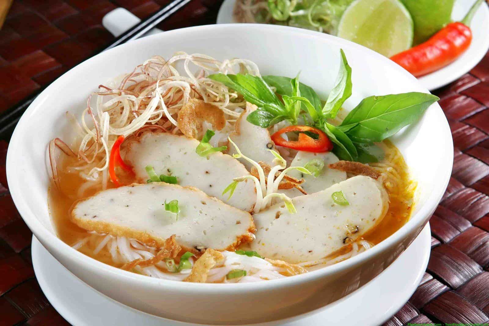 Những quán bán bánh canh cá thu cực ngon ở Phú Quốc